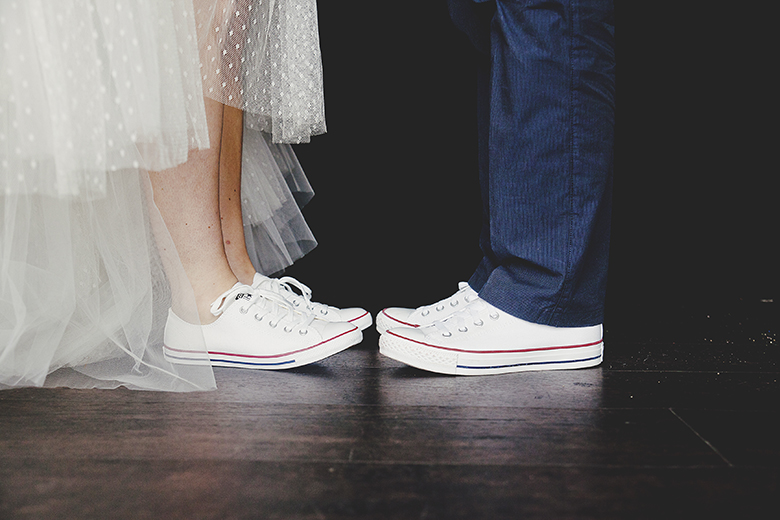 robe de mariée et converse